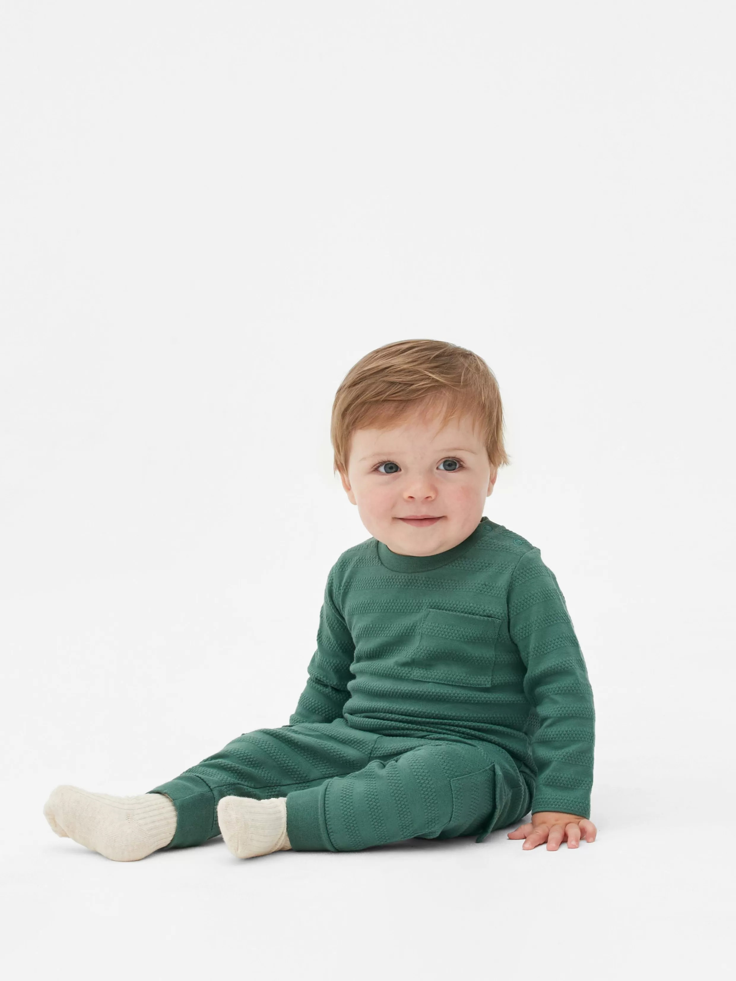 Sale Textured T-Shirt And Cargo Pants Set BOY Sets And Outfits